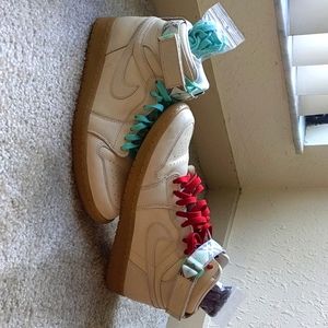 Jordan 1 Retro High Strap (worn once)